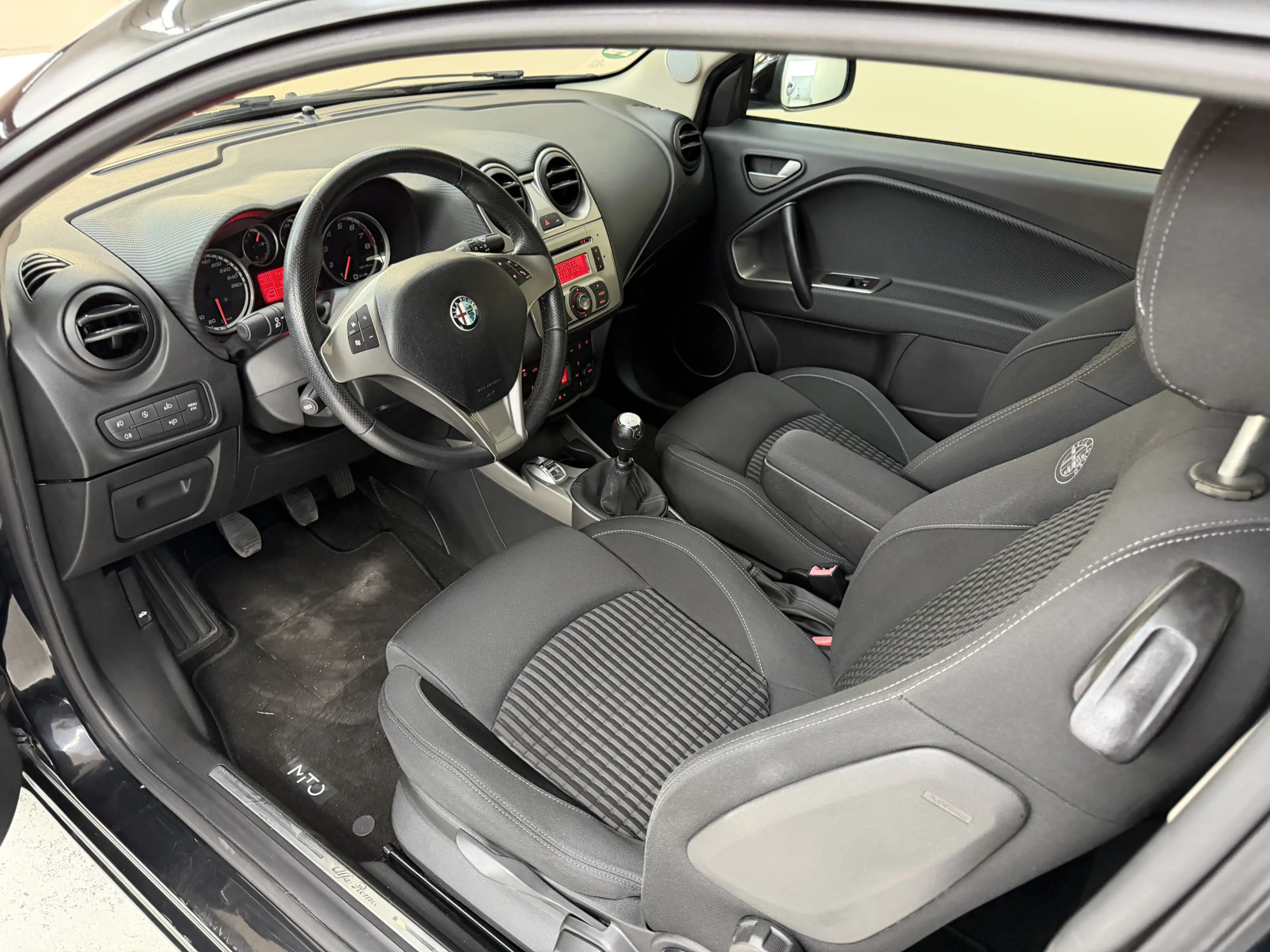 Alfa Romeo MiTo 1.4 T Distinctive, 135Pk, 2010, 1ste eigenaar, Nie — photo 2