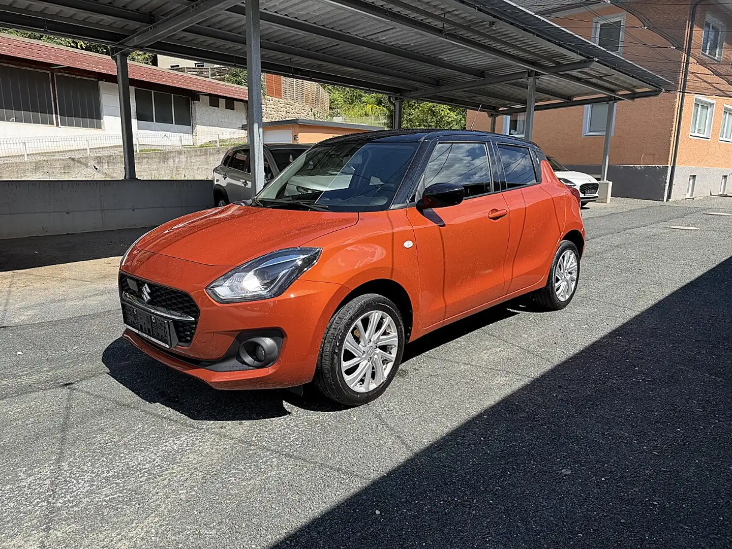 Suzuki Swift 1,2 Hybrid DualJet Allgrip Shine Orange - 1