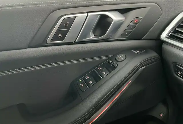 BMW X5 xDrive 45e M *LASER*LUFT*PANO*ACC*HuD*AHK*22'' Ansicht 16