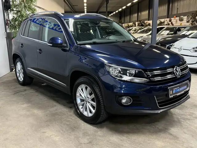 Volkswagen Tiguan view 4