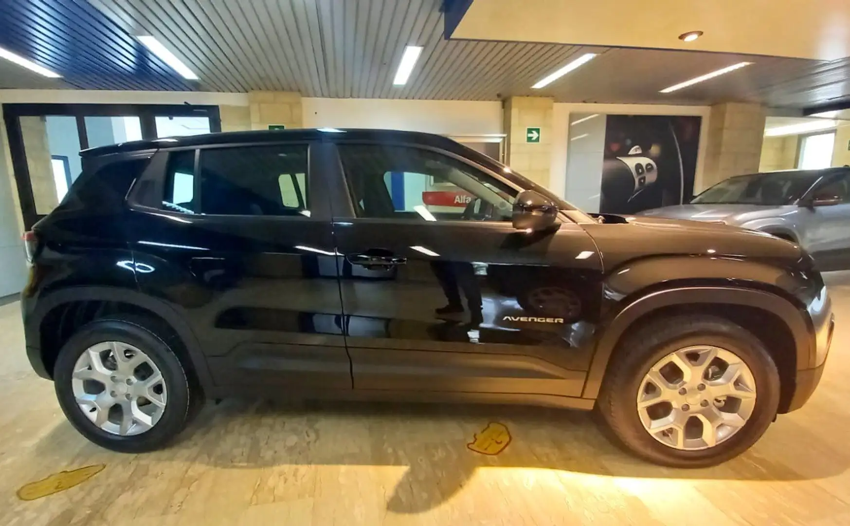 Jeep Avenger 1.2 Turbo Altitude - 1