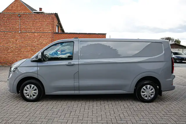 Volkswagen Transporter view 8