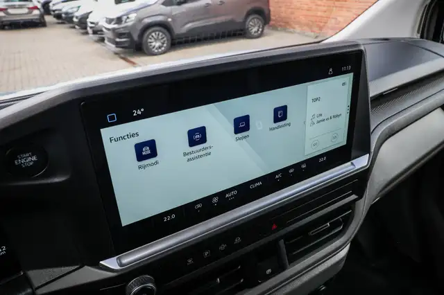Volkswagen Transporter view 12