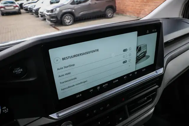 Volkswagen Transporter view 14