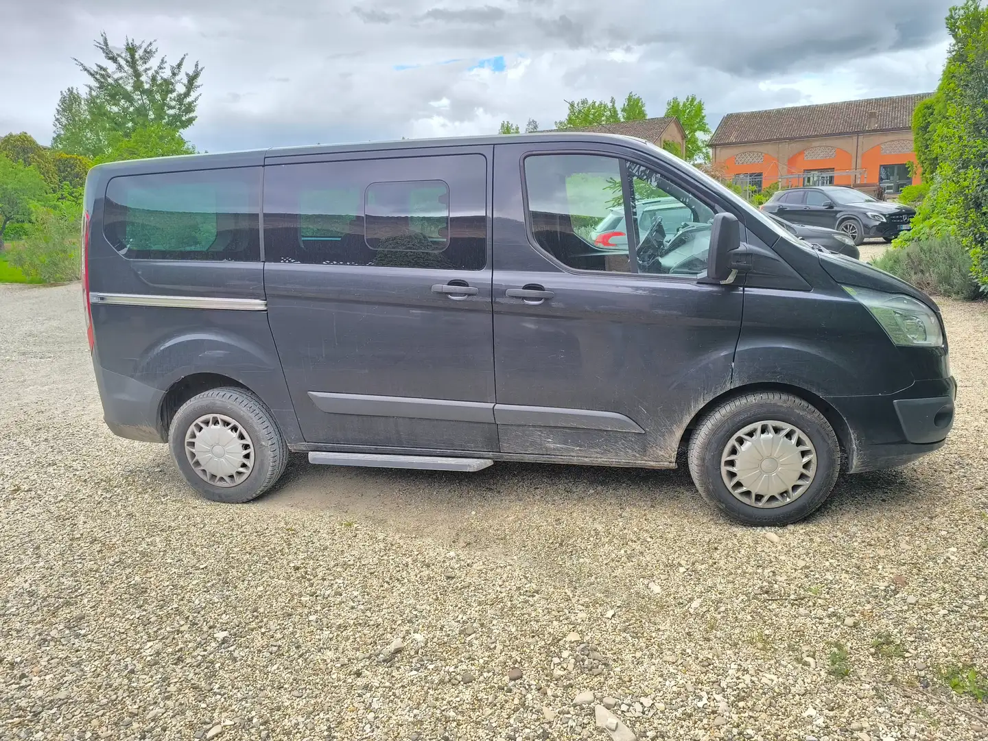 Ford Tourneo Custom Ford Tourneo Custom 320 2.0 TDCi 130CV PC Titanium Negro - 1