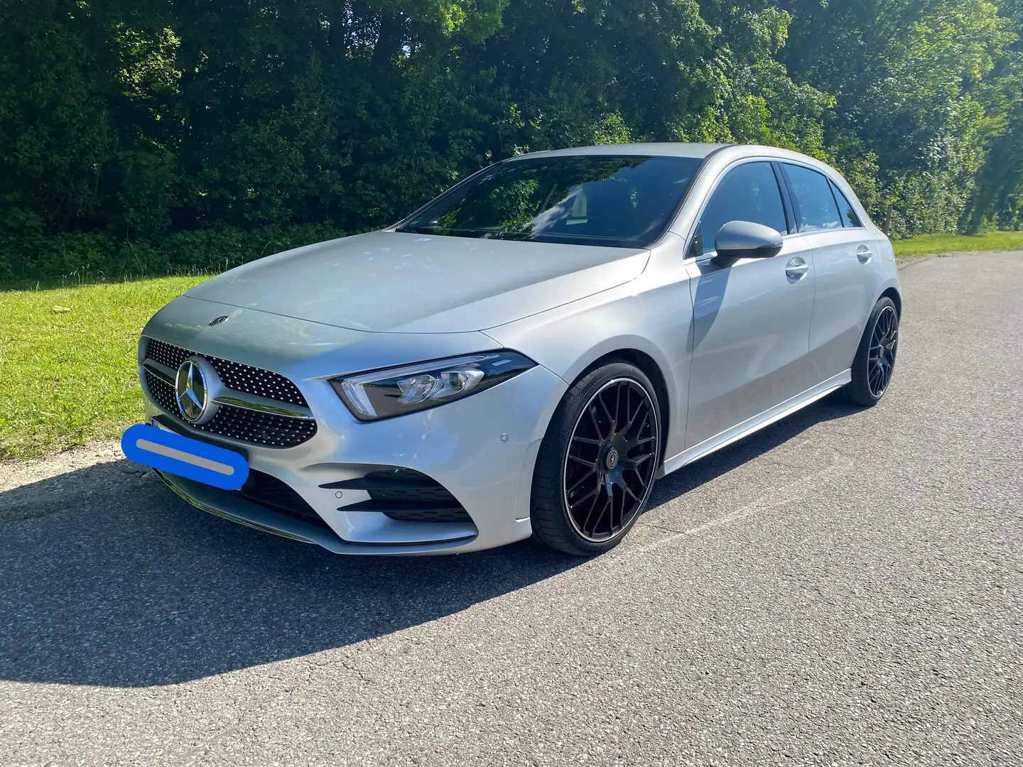 Mercedes-Benz A 250 A 250 7G-DCT AMG Line Stříbrná - 1