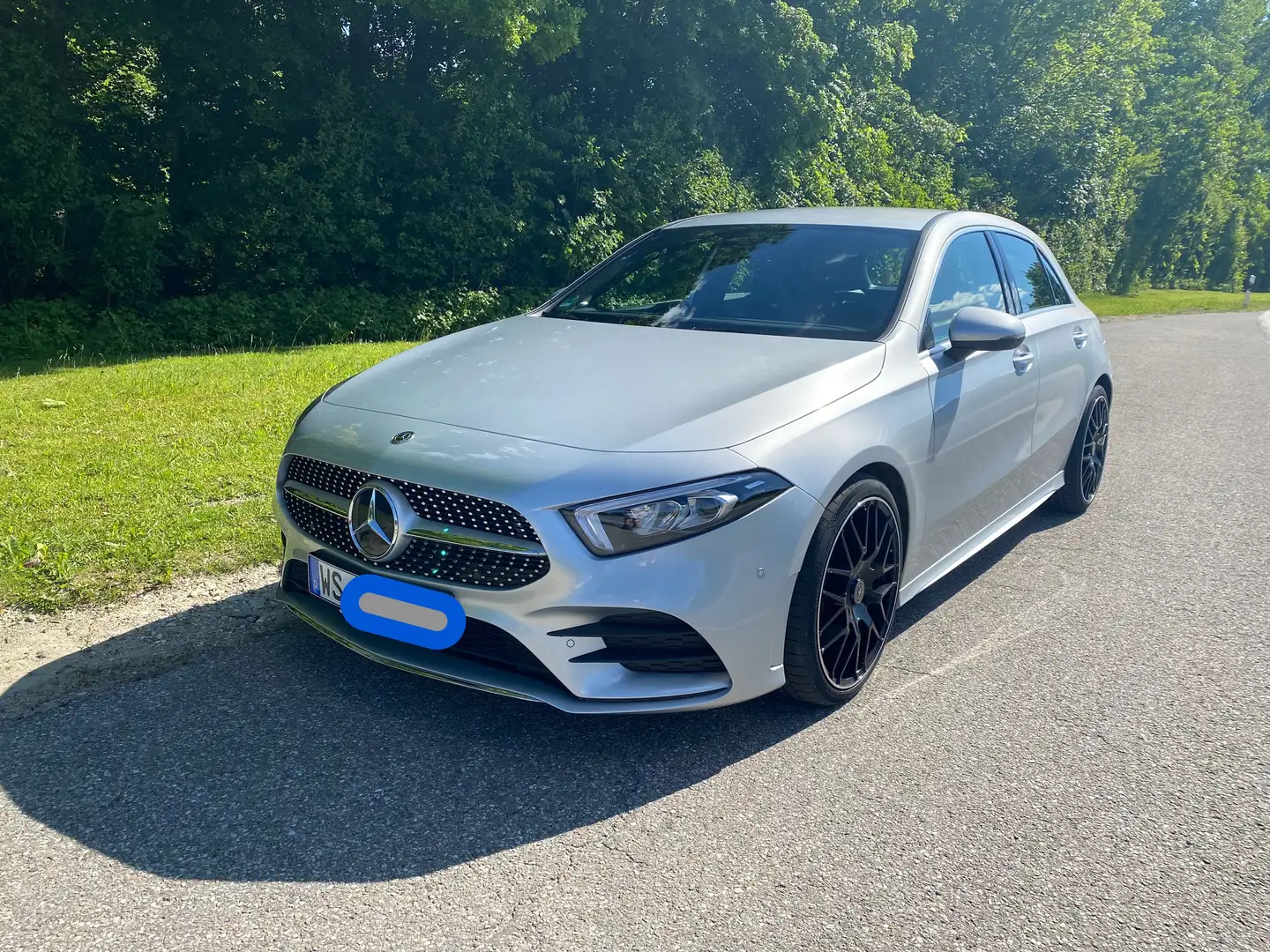 Mercedes-Benz A 250 A 250 7G-DCT AMG Line Stříbrná - 2