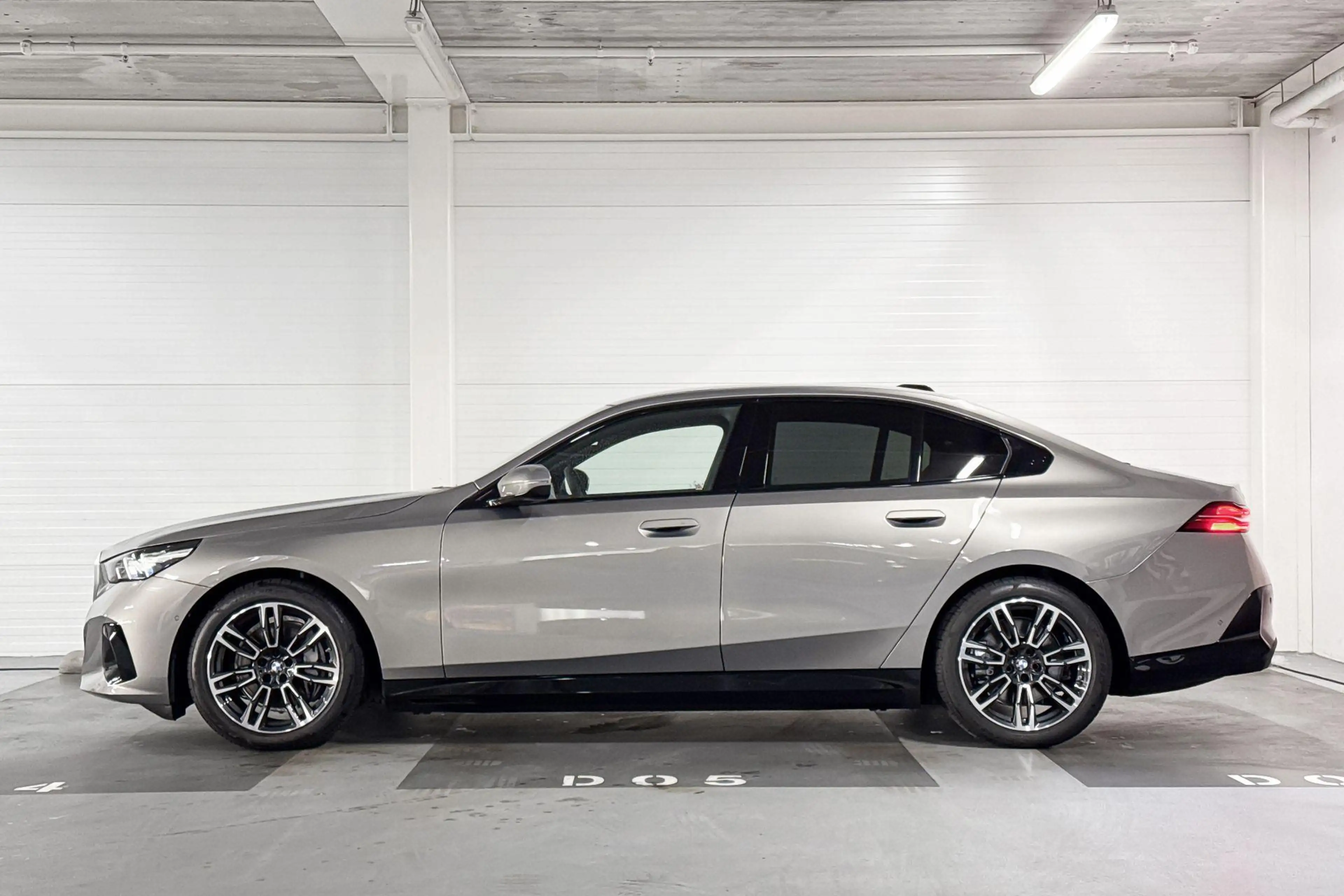 BMW i5 Sedan eDrive40 M Sport Edition 84 kWh | M Sportpak — photo 2