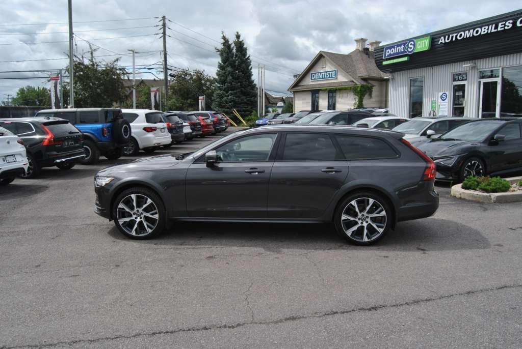 2022 Volvo V90 Cross Country