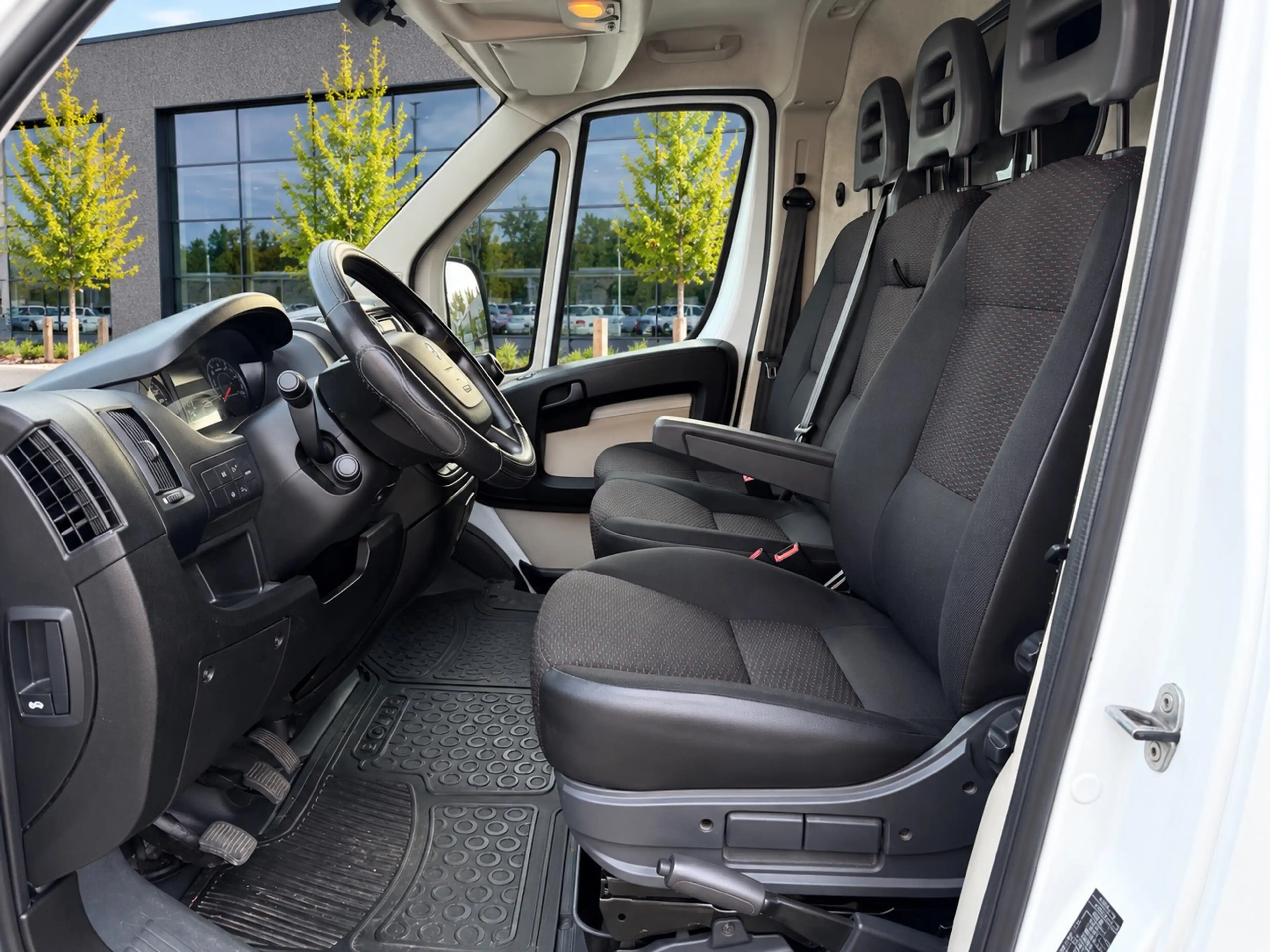 Peugeot Boxer 2.2 HDi L2H2 Pro — photo 7