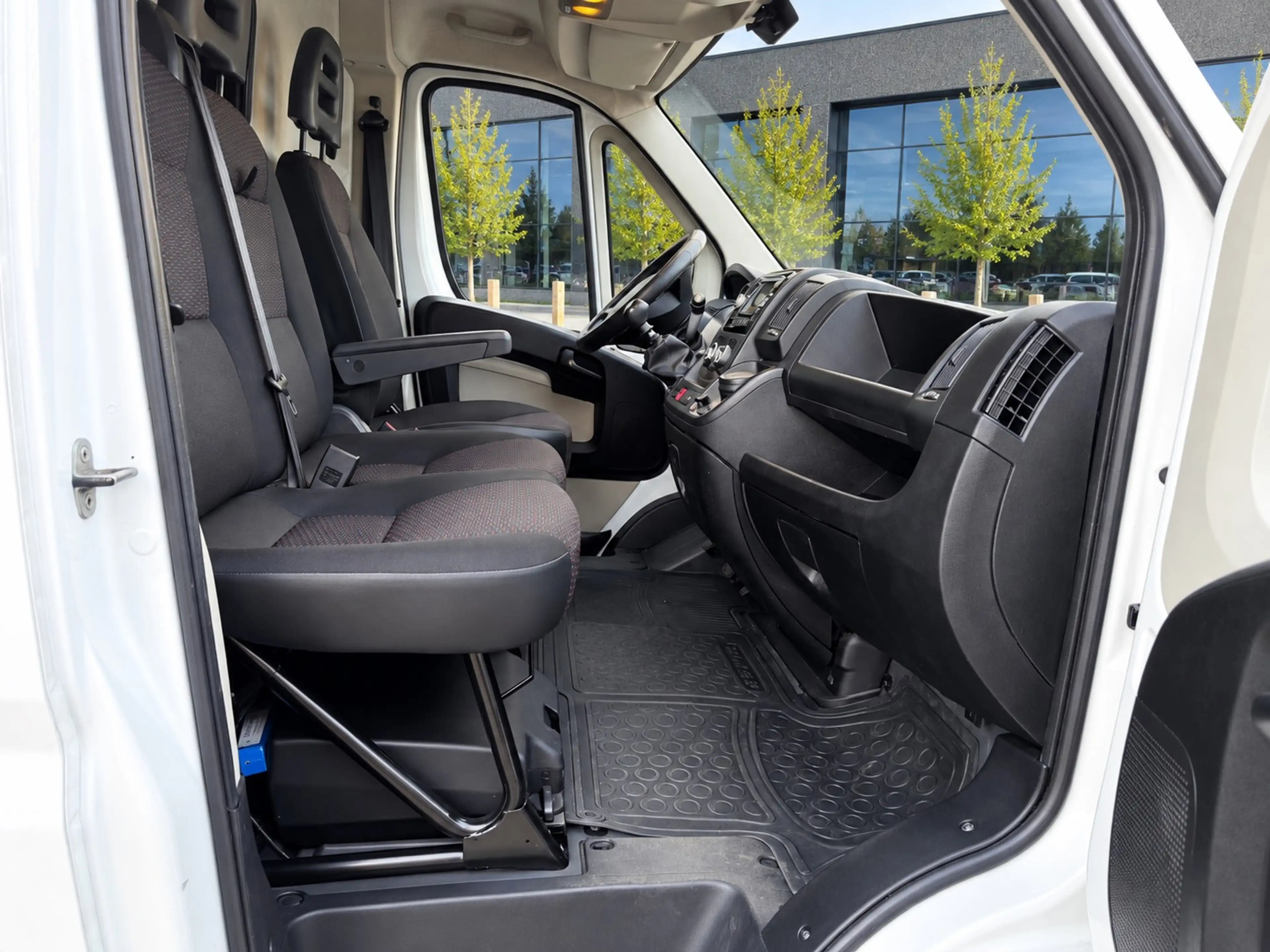 Peugeot Boxer 2.2 HDi L2H2 Pro — photo 10