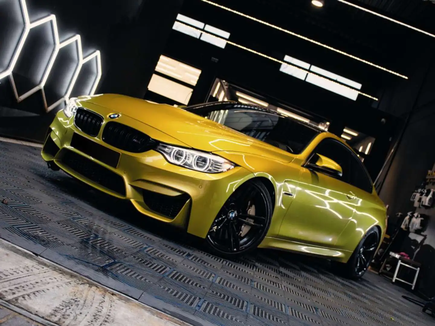 BMW M4 FULL OPTIONS KERAMIK CARBON EXCLUSIVE Gold - 1