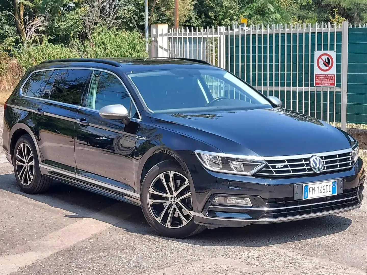 Volkswagen Passat Variant 1.6 tdi Business 120cv dsg Nero - 2