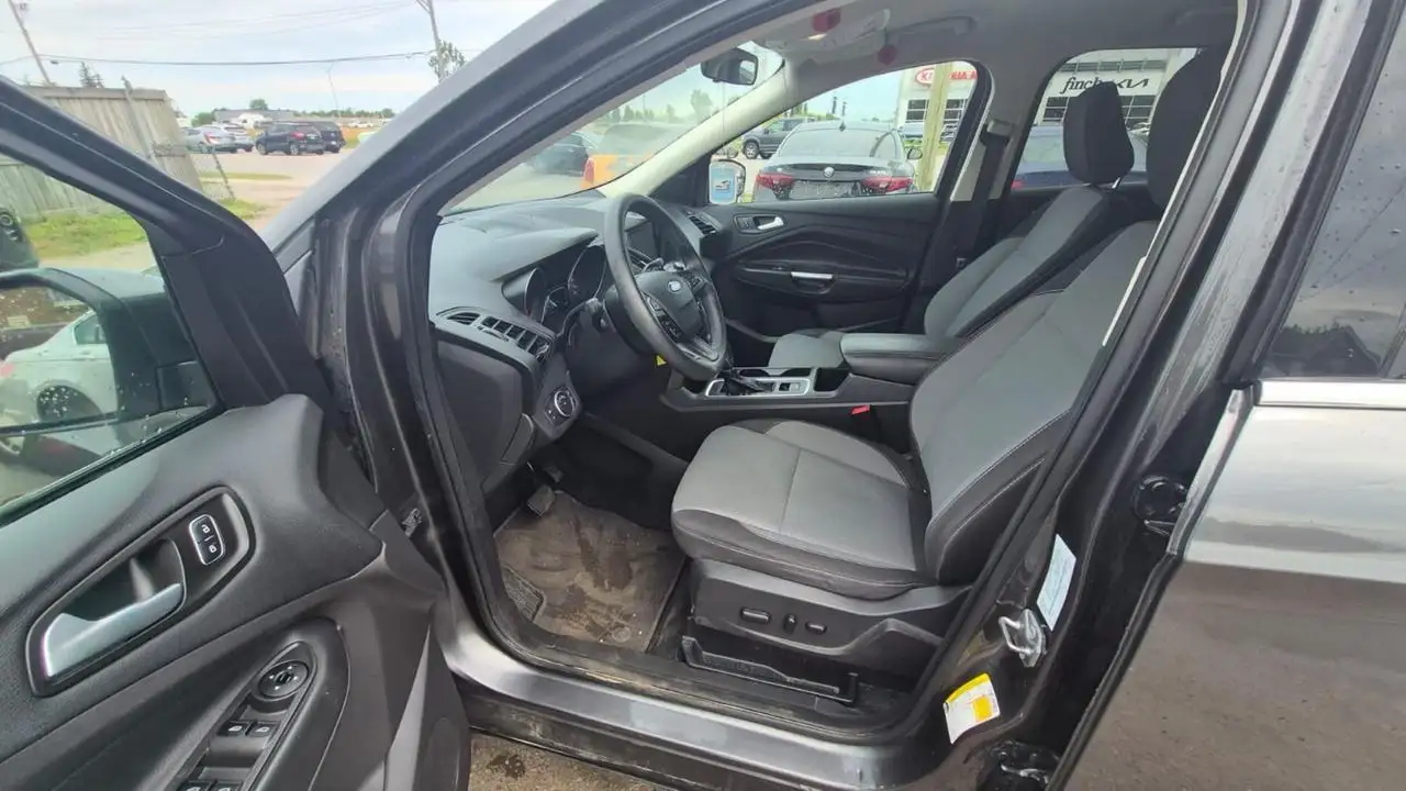 Ford Escape снимка Ford Escape