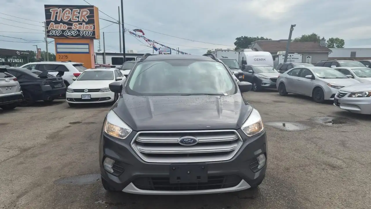 Ford Escape снимка Ford Escape