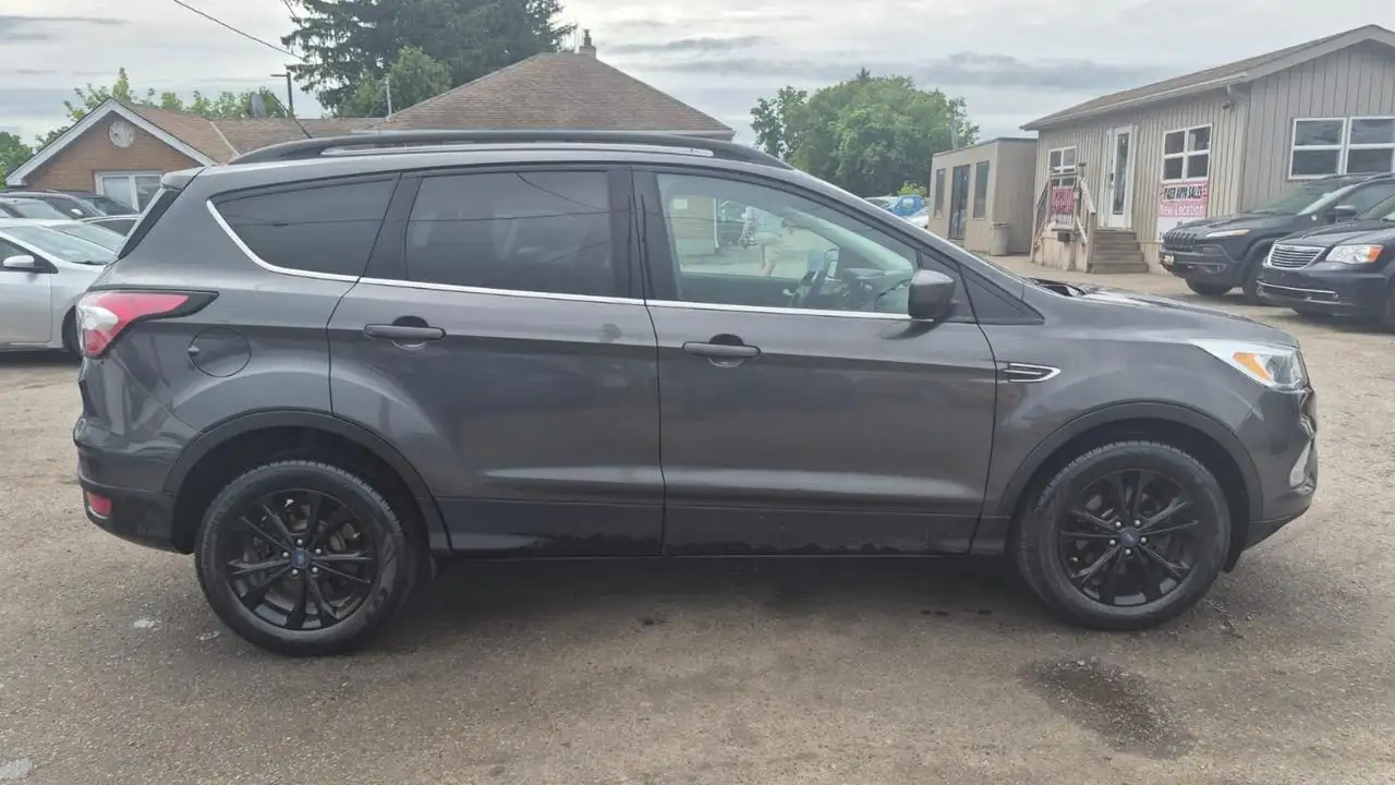 Ford Escape снимка Ford Escape