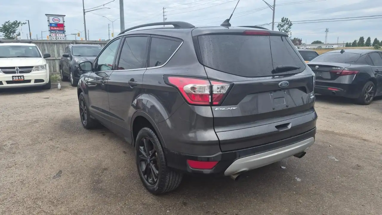 Ford Escape снимка Ford Escape