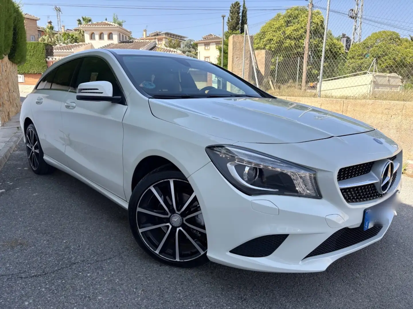 Mercedes-Benz CLA 200 Shooting Brake 200CDI AMG Line 7G-DCT Blanco - 1