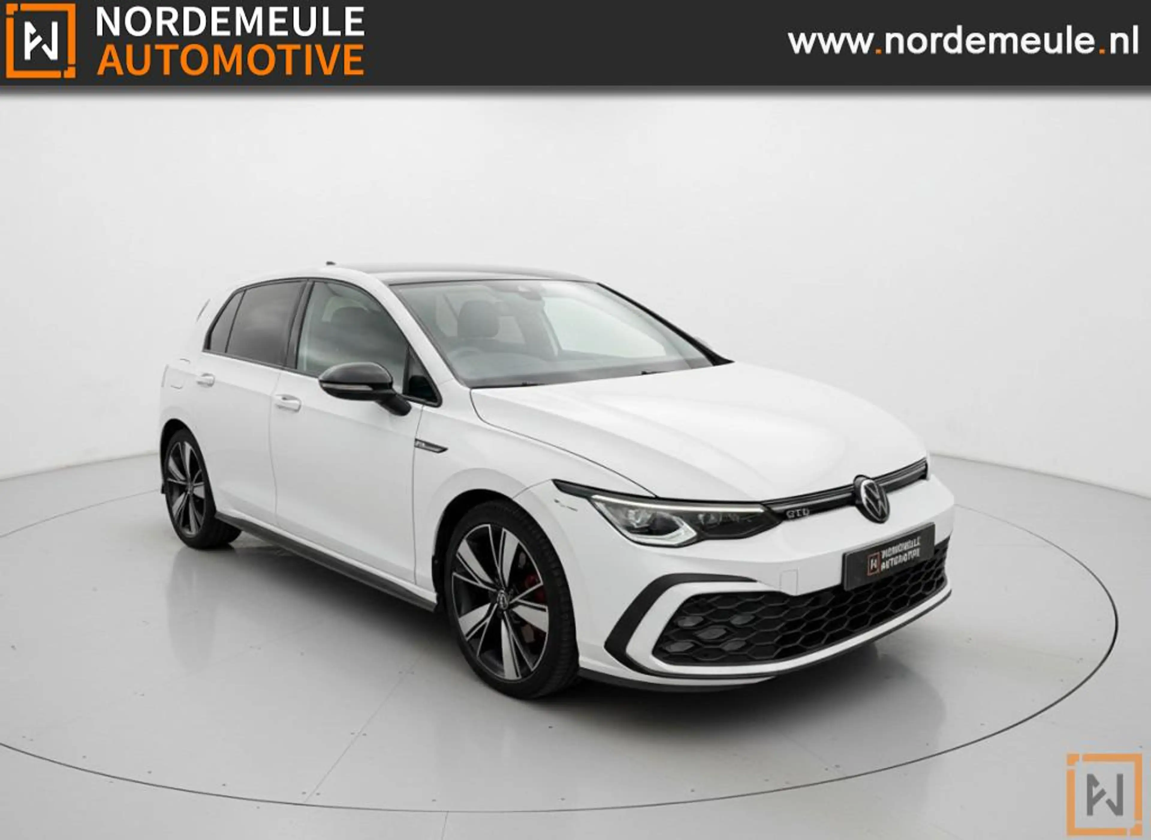 Volkswagen Golf GTD 2.0 TDI GTD. PANO, CARPLAY, ACC.