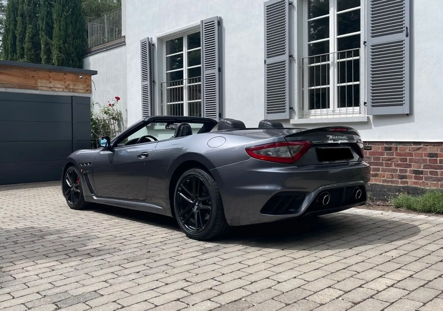 Maserati GranCabrio MC - Full Carbon Options Interior-Ext Grau - 2
