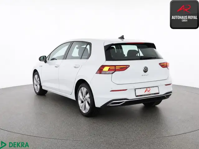 Volkswagen Golf view 3
