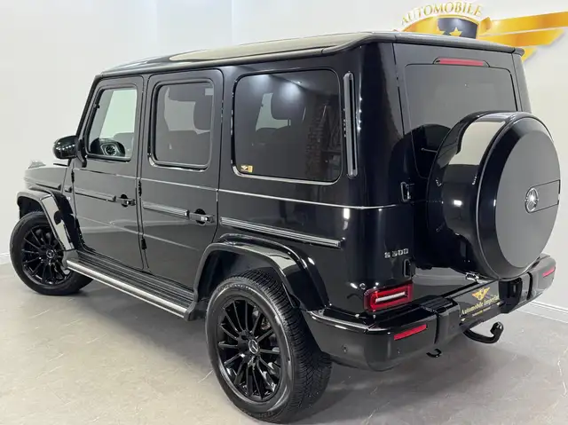 Mercedes-Benz G-Class view 3