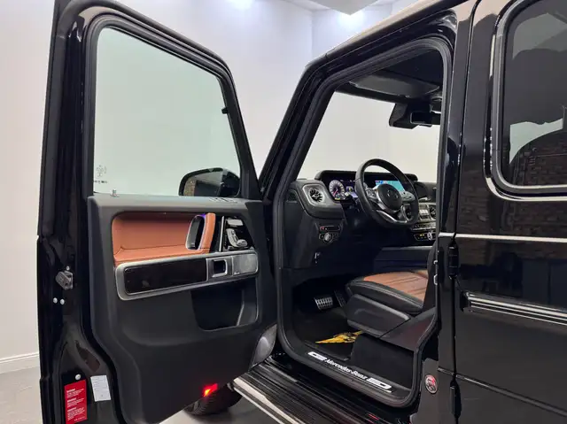 Mercedes-Benz G-Class view 11