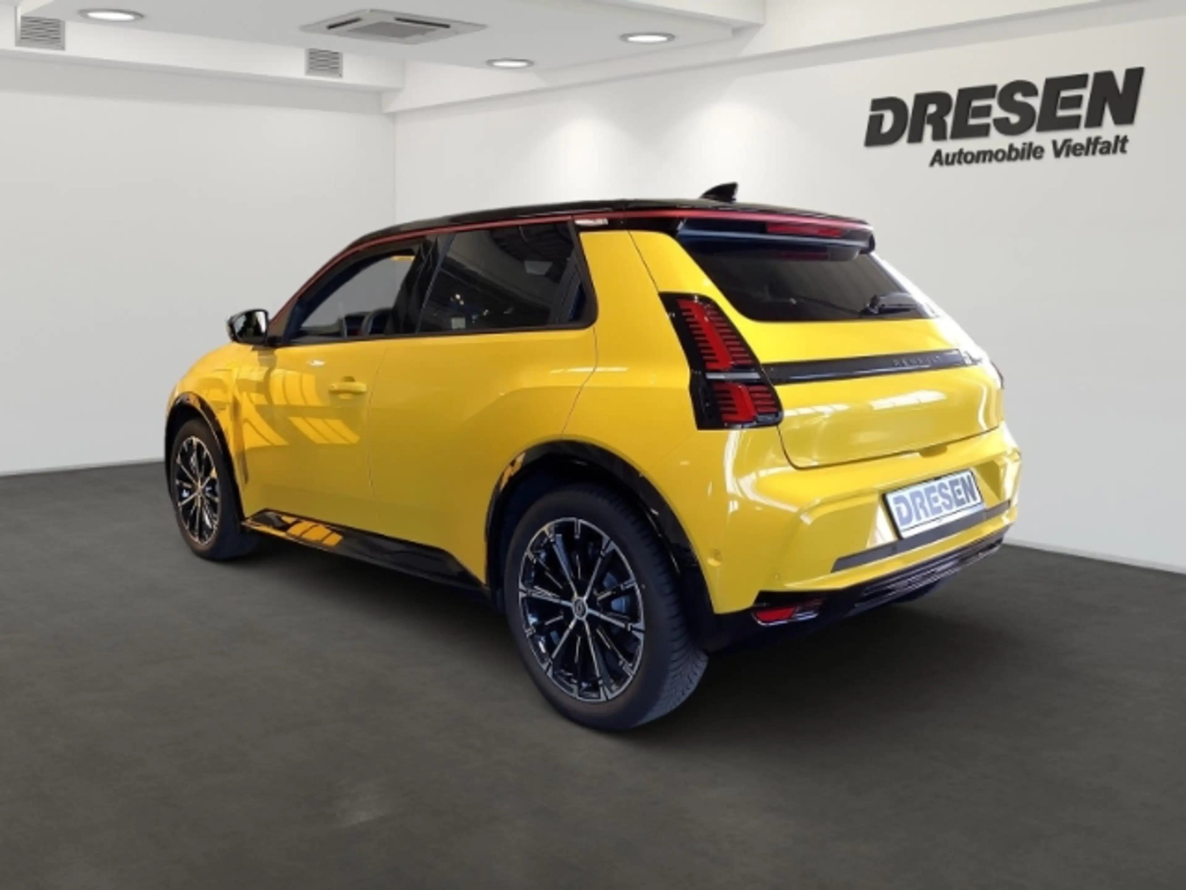 Renault R 5 E-Tech Iconic 150 Comfort Range ALLWETTERREIFEN SA — photo 4
