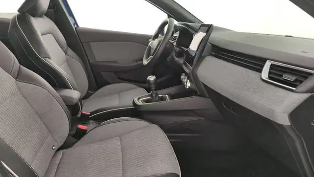 Renault Clio view 15