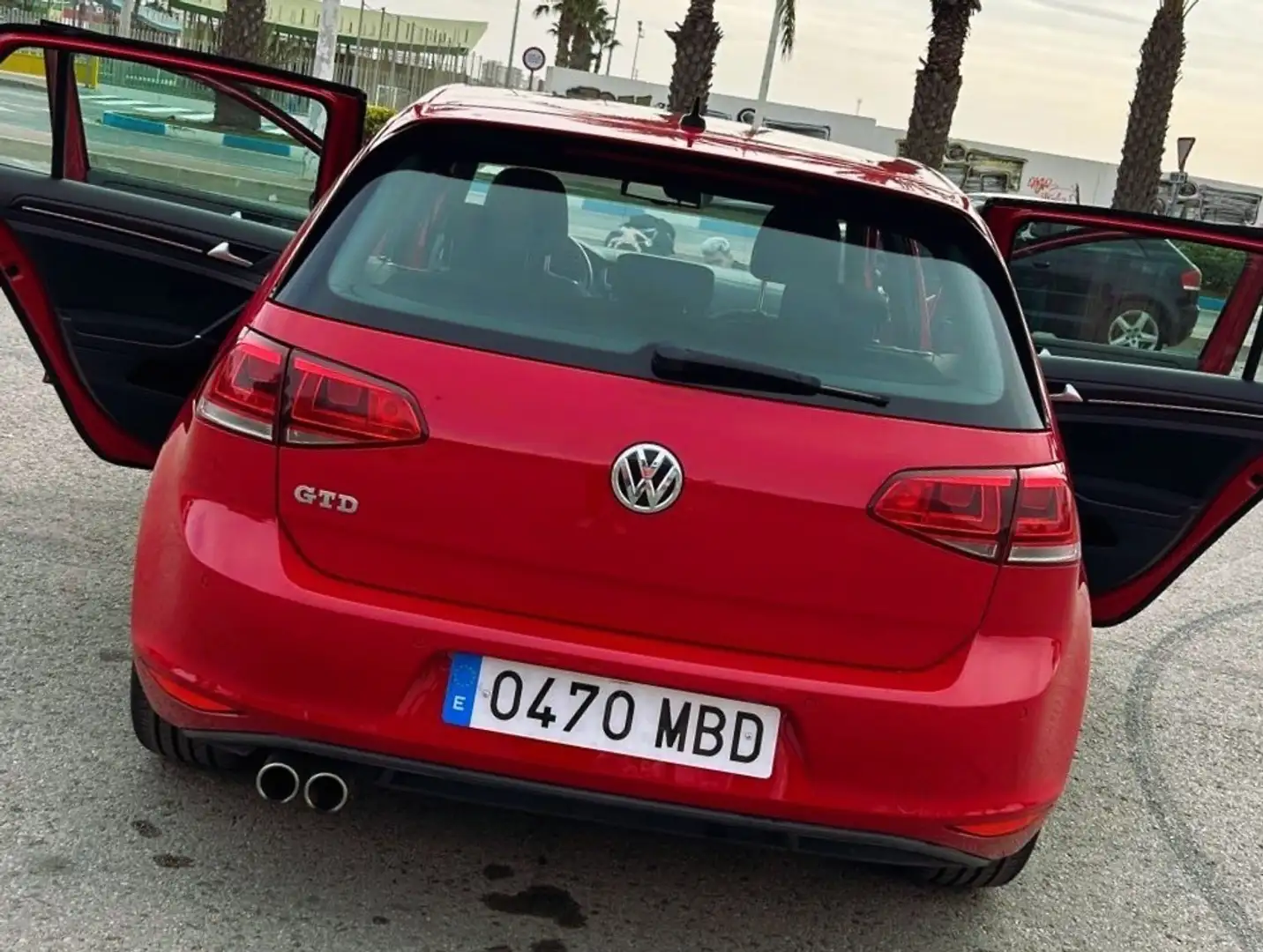 Volkswagen Golf 2.0 TDI DPF DSG GTD - 2