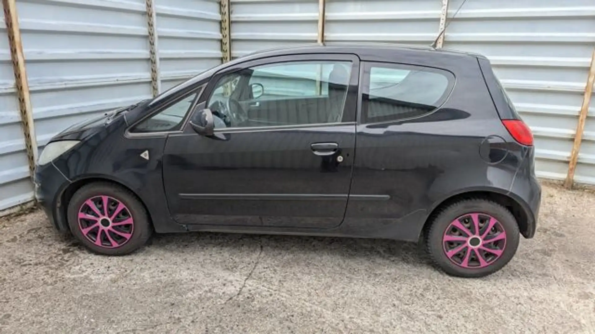 Mitsubishi Colt CZ3 Lim.3 1.3 Invite*Tüv:10/2025* Schwarz - 2
