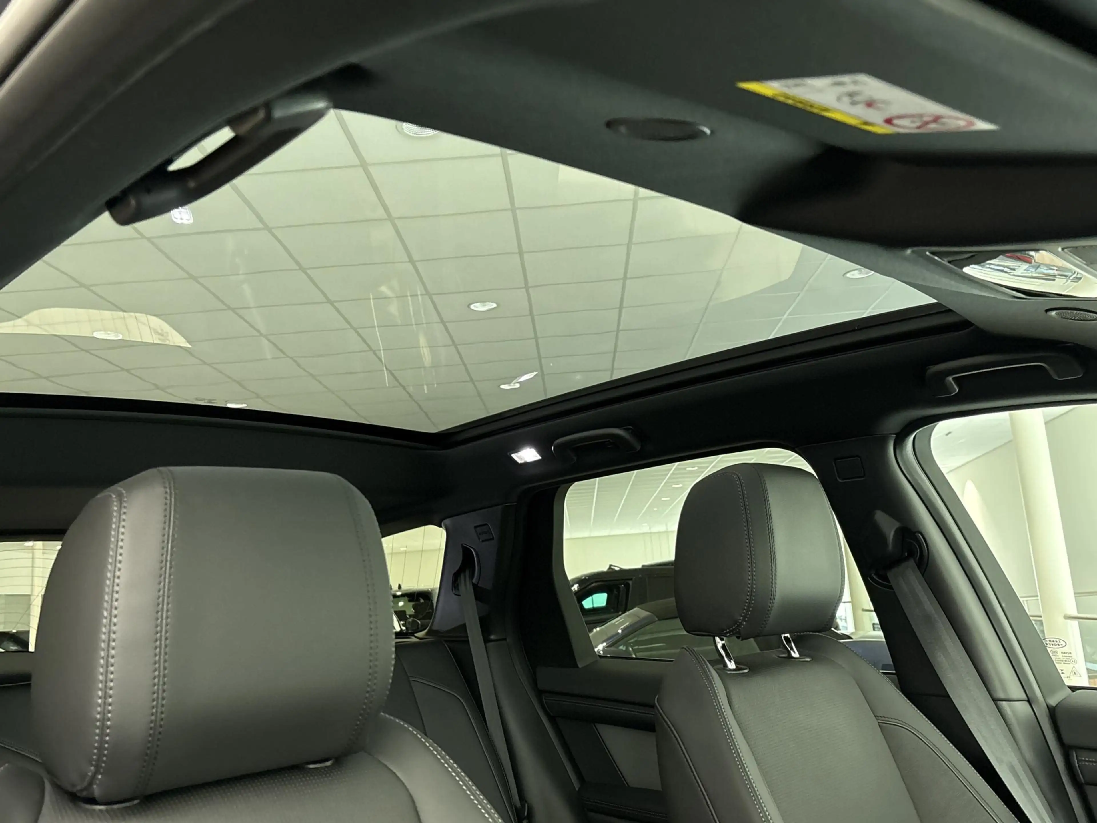 Land Rover Discovery Sport P270e Landmark Edition | Panoramadak | Cold Climat — photo 13