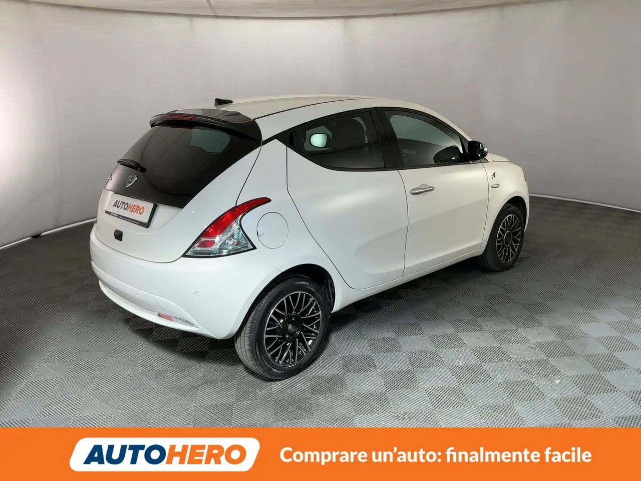 Lancia Ypsilon 2023 — фото 6