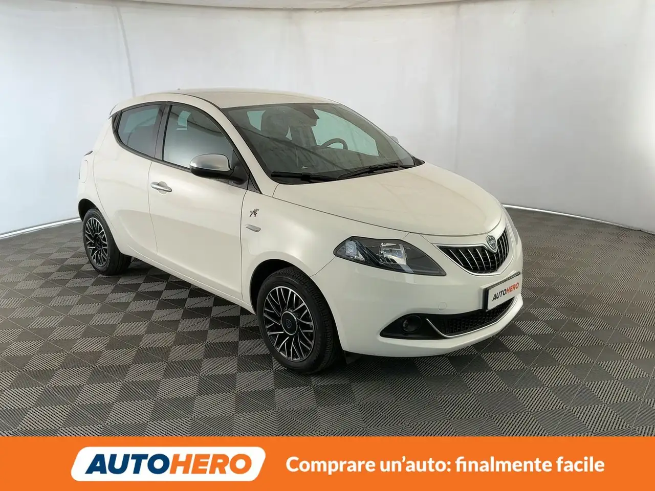 Lancia Ypsilon 2023 — фото 8