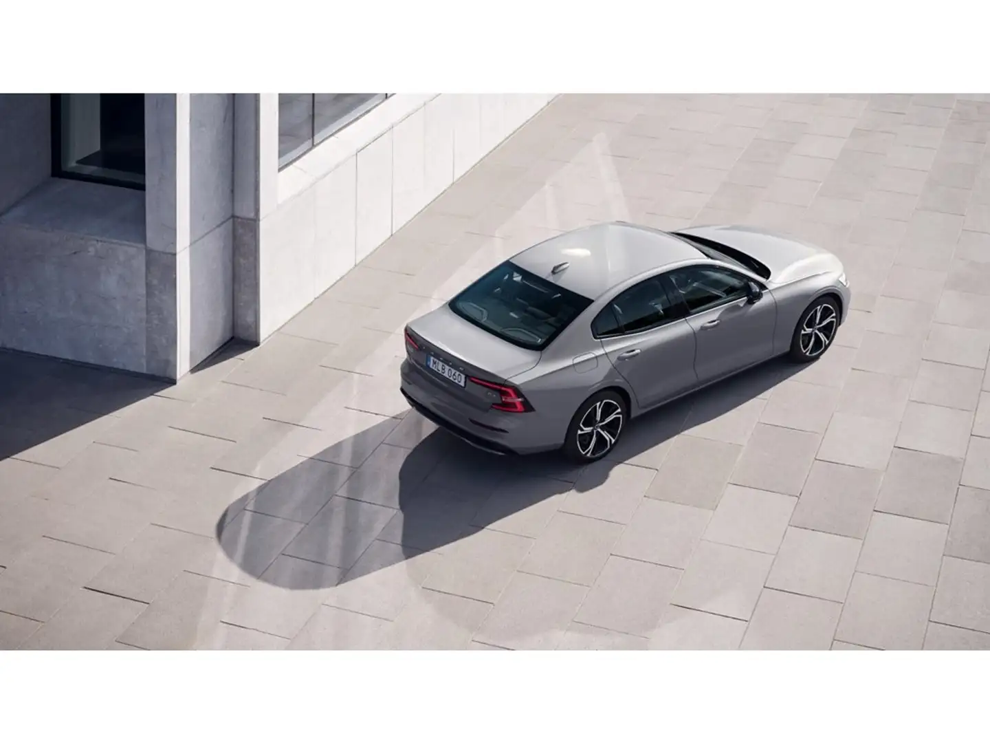 Volvo S60 Plus B4 mild hybrid Benzine Dark Grau - 2