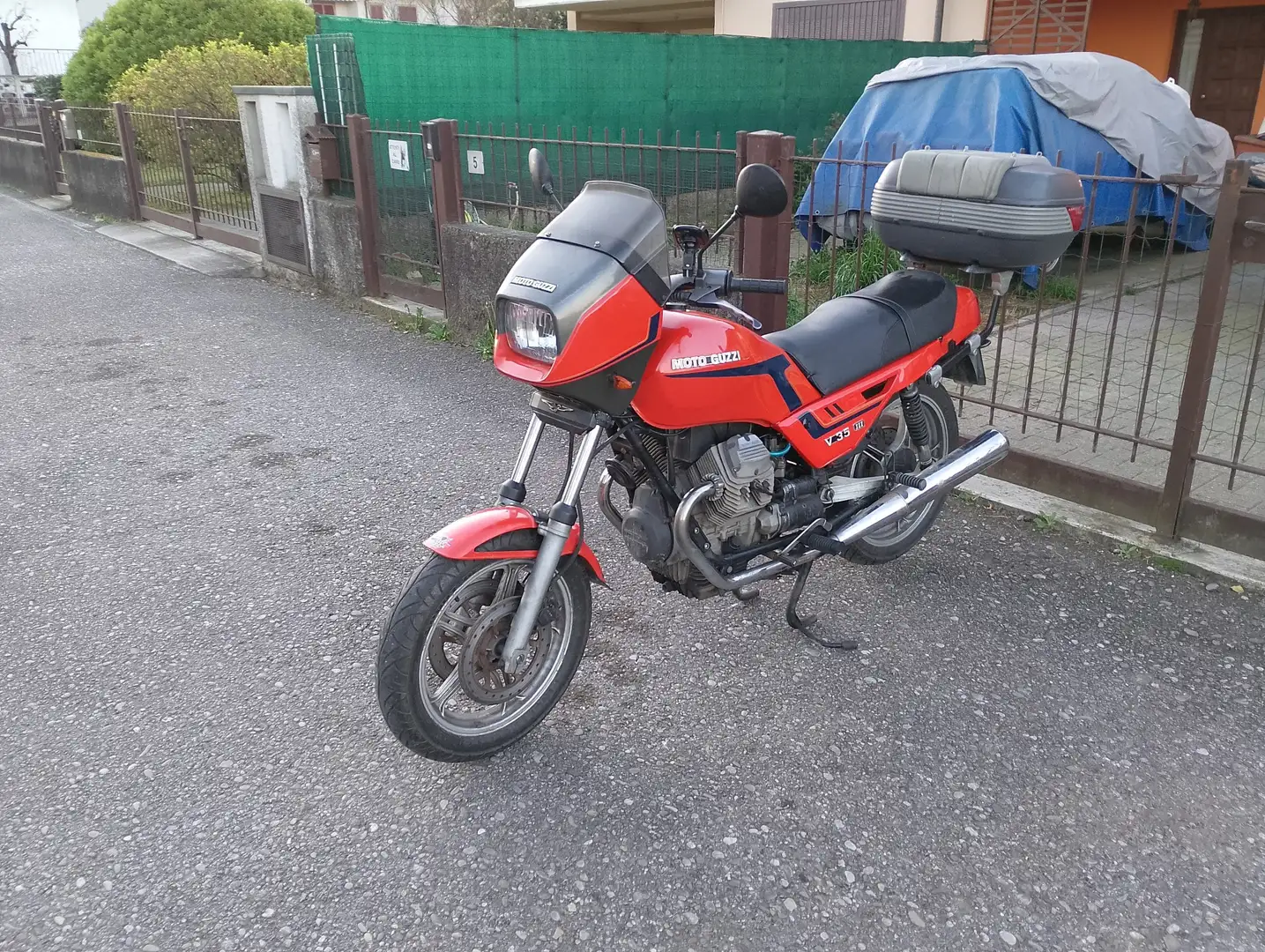 Moto Guzzi V 35 Červená - 2