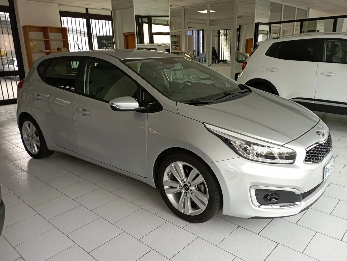 Kia Ceed / cee'd Ceed 1.6 crdi Active 110cv Silber - 2