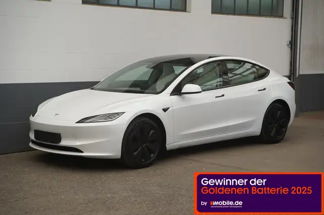 Tesla Model 3 Standard Range + *Highland*innen weiß*