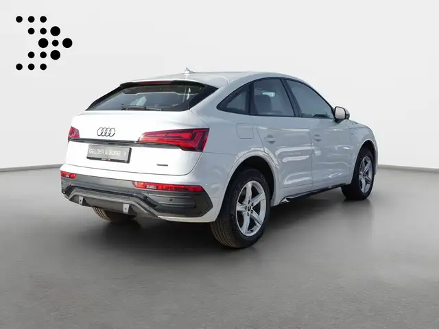 Audi Q5 view 2