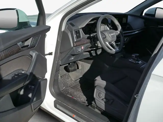 Audi Q5 view 15