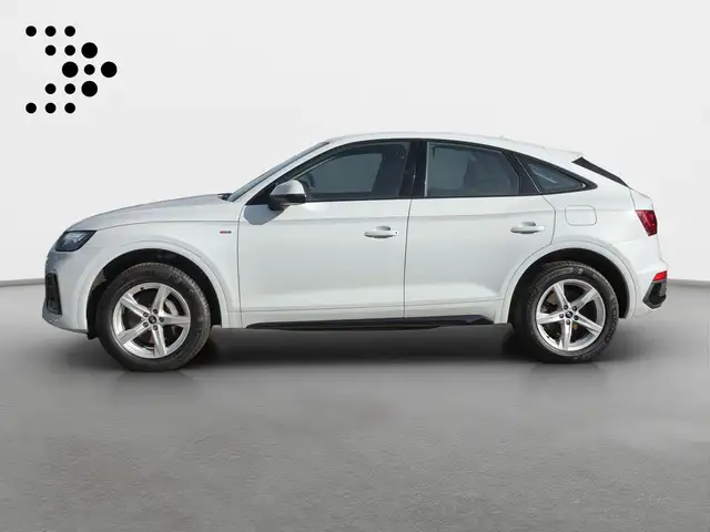 Audi Q5 view 3