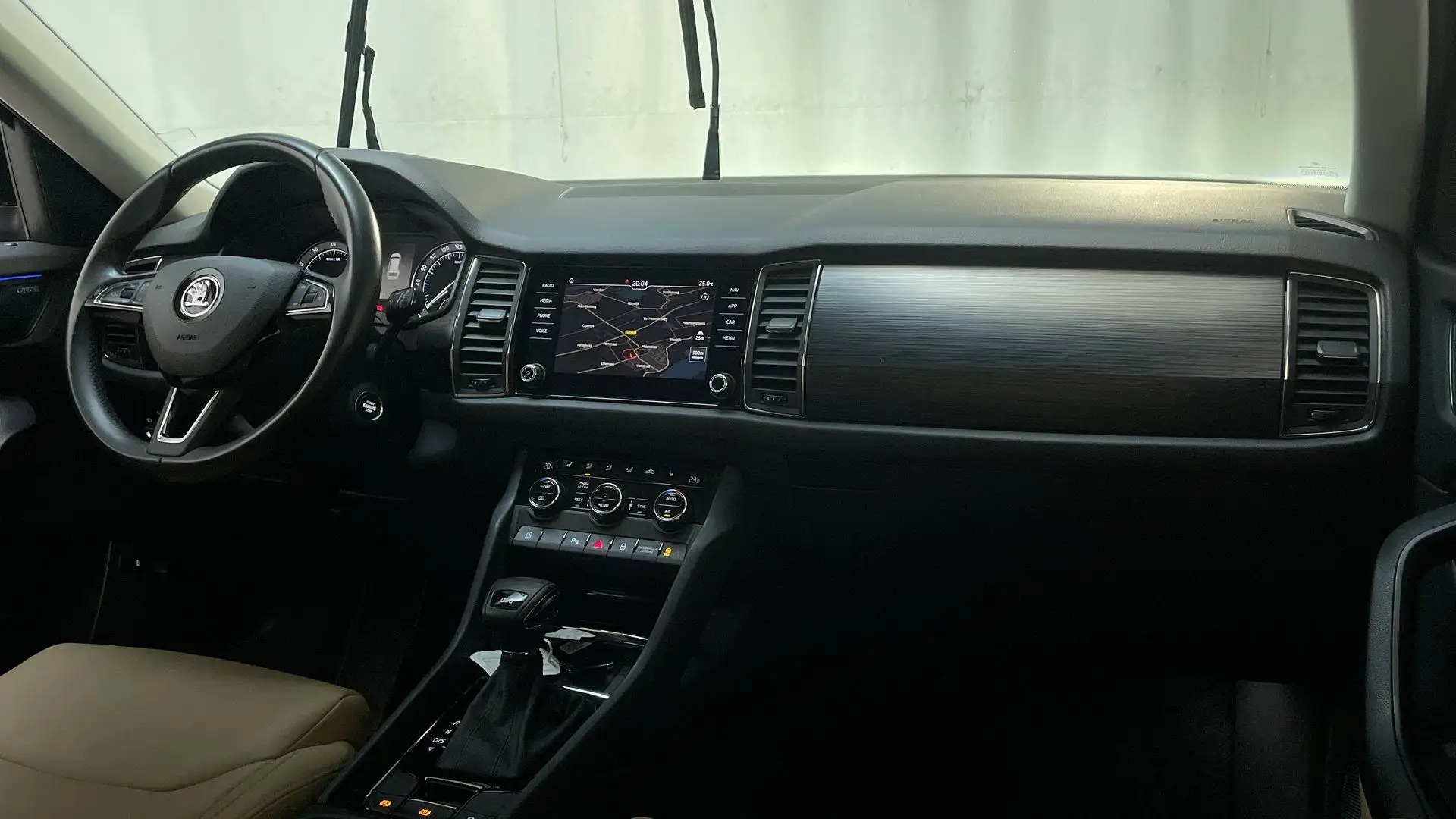 Skoda Kodiaq 1.5 TSI 150pk DSG Business Edition Camera Navigati Zwart - 2