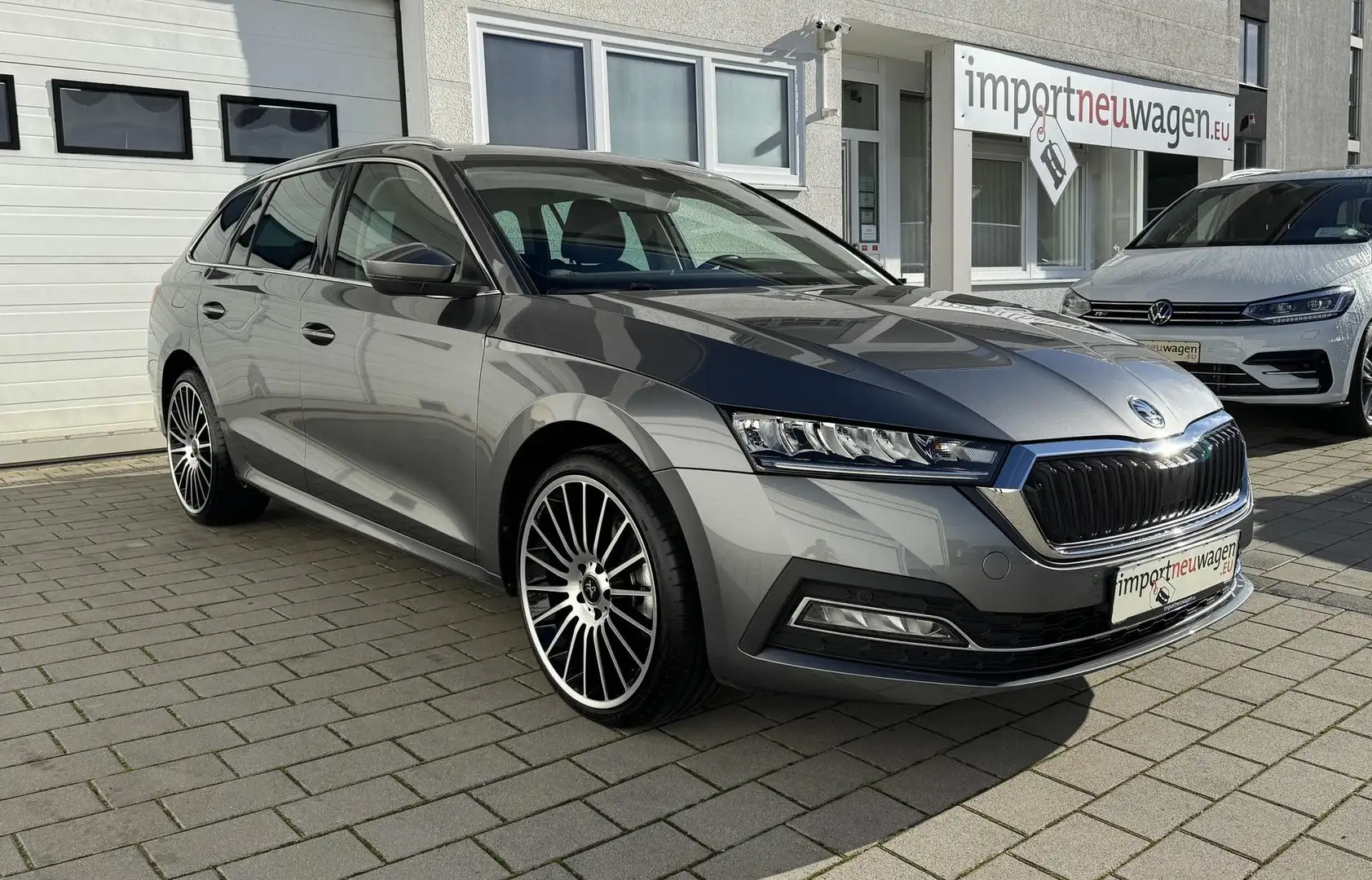 Skoda Octavia Style 1.5 TSI e-TEC DSG AHK+Kamera+Privacy+NAVI! Grijs - 2