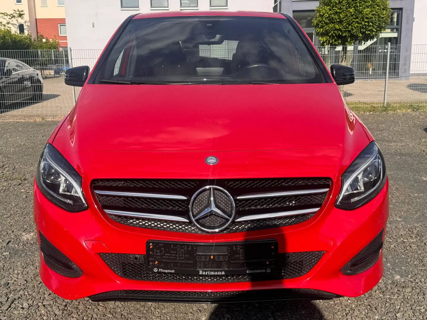 Mercedes-Benz B 180 AMG Line NAVI LED TEMP PDC Rojo - 2