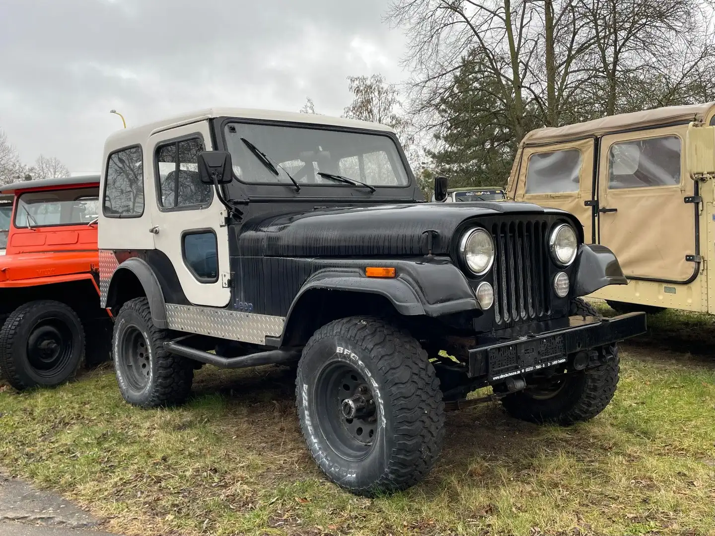 Jeep CJ-5 304 V8 Hardtop Oldtimer Negro - 2