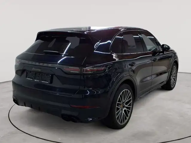 Porsche Cayenne view 4