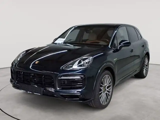 Porsche Cayenne view 2
