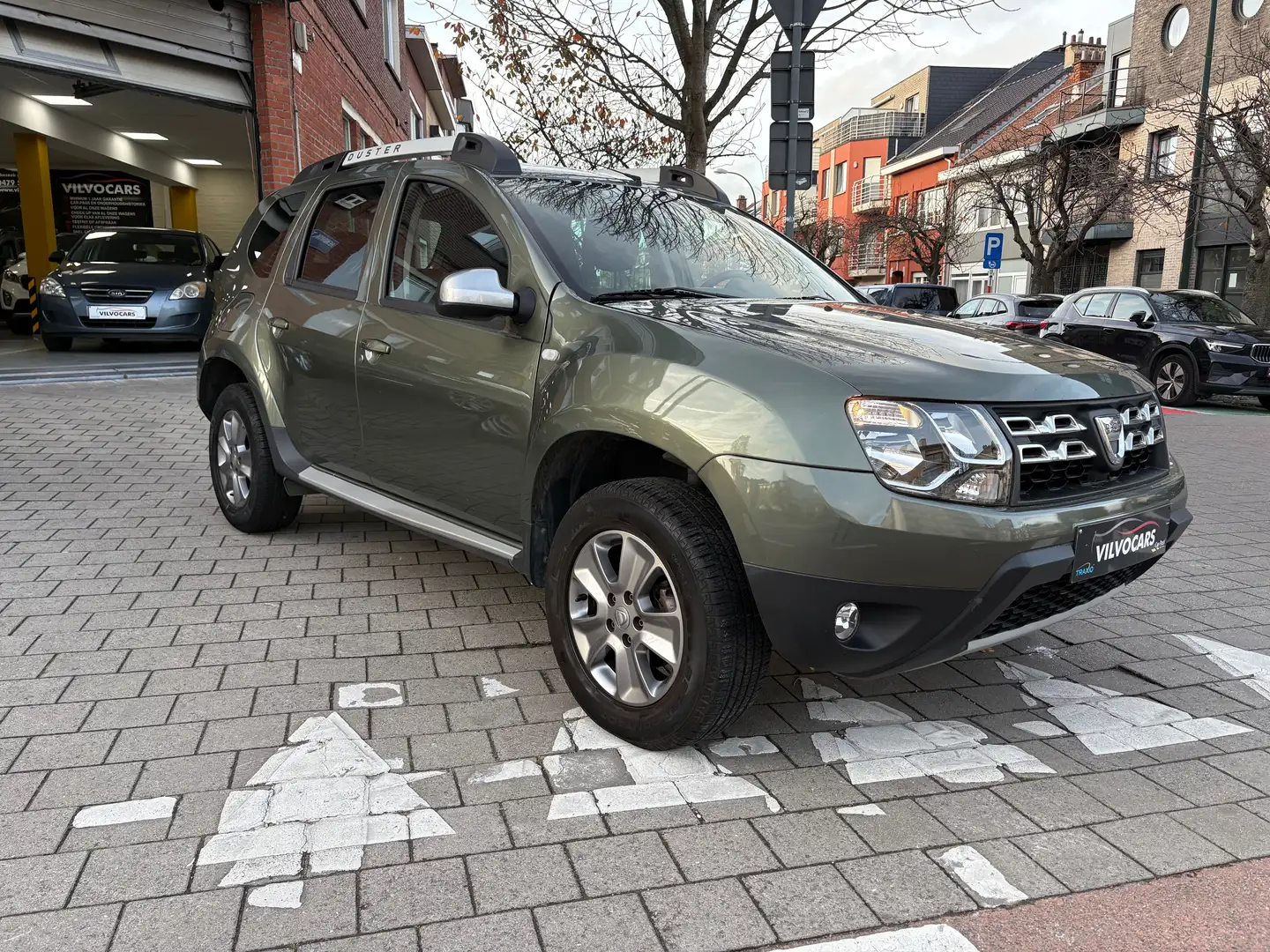 Dacia Duster 1.2i/ leder / 12 maanden garantie Gris - 2