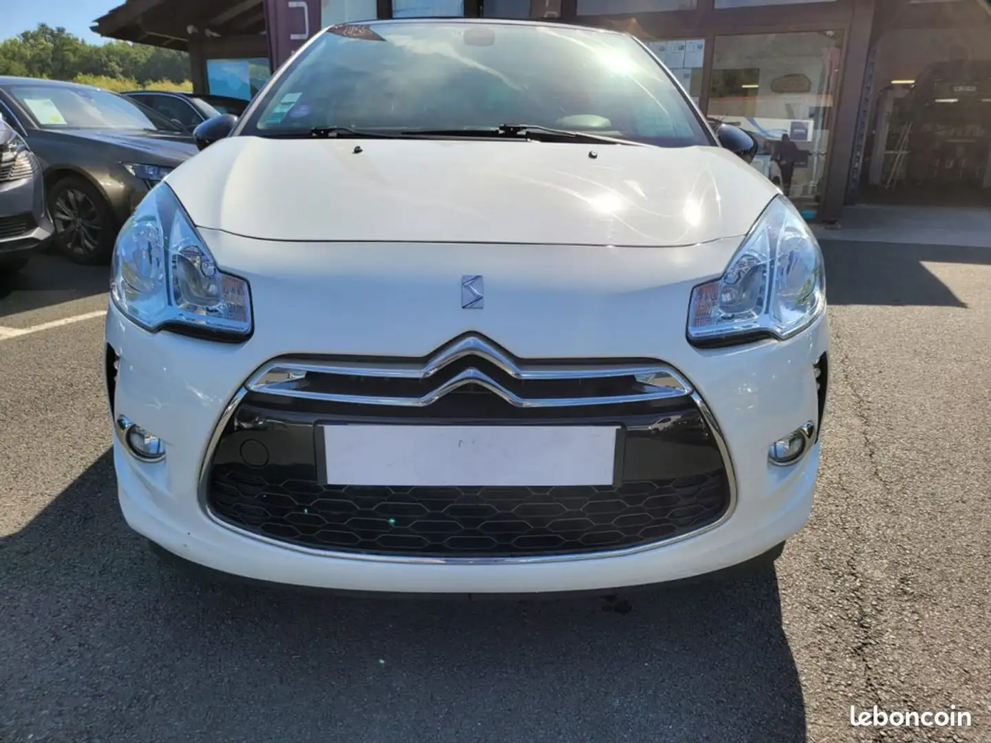 Citroen DS3 Citroën VTI 120 So Chic BVA Blanc - 2