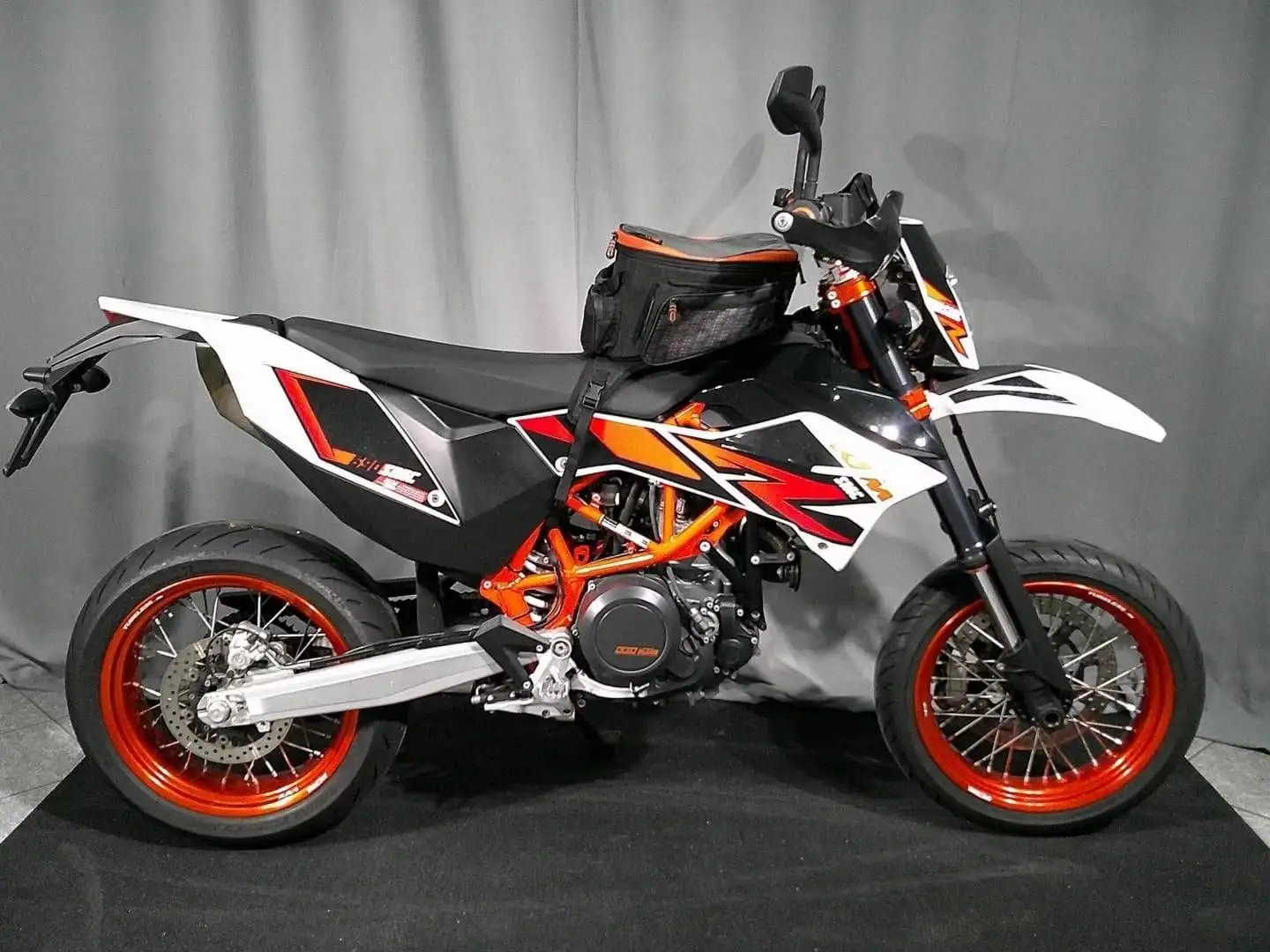 KTM 690 SMC R Negro - 1